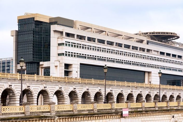 Paris financial market: top French banks meet Bruno Le Maire