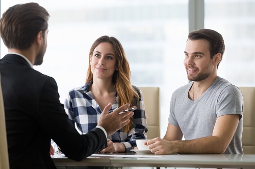 La banque relationnelle de proximité : un modèle de confiance pour les Français